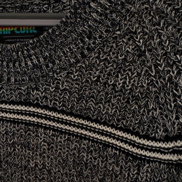 New Rip Curl Sweater - Picture 5 of 6